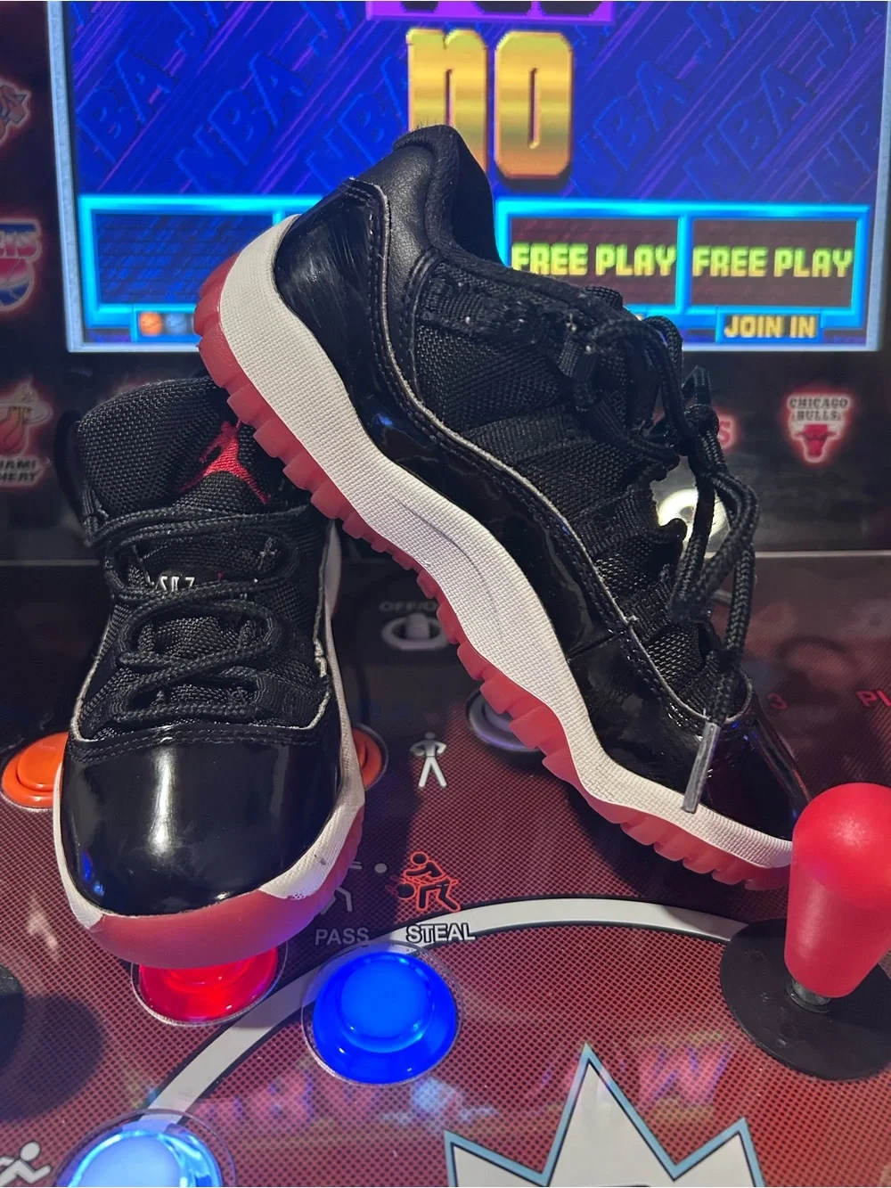 Jordan XI low 11